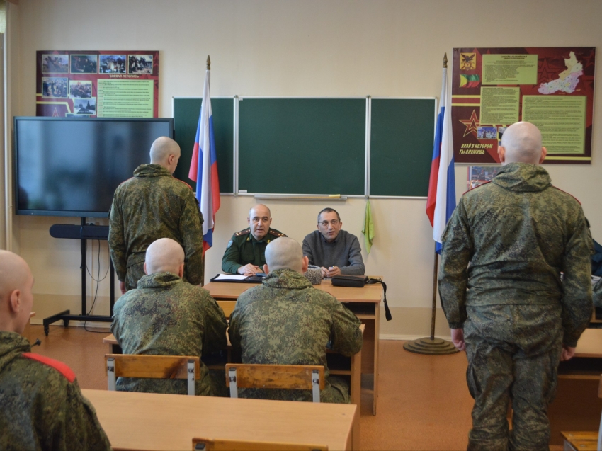   Сотрудник аппарата Уполномоченного по правам человека в Забайкальском крае посетил отдельный дисциплинарный батальон 